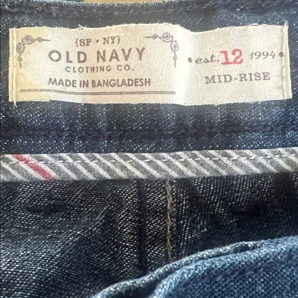 OLD NAVY-  MID RISE 1994 Cuffed 🩳 Women's Blue Jean Shorts
